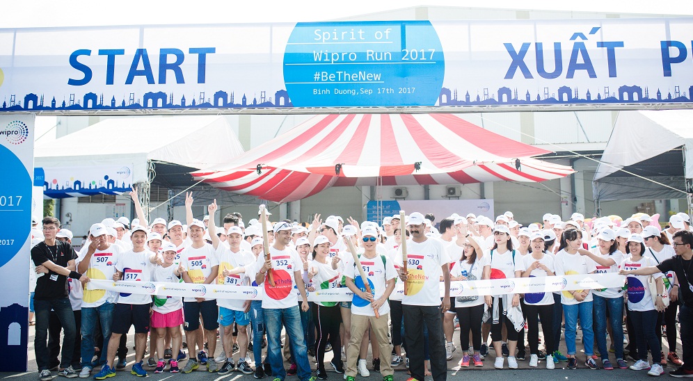 Hơn 1.100 người tham gia Chạy Việt Dã vì cộng đồng